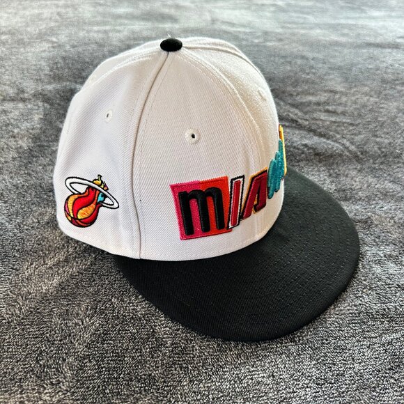 NBA New Era 59Fifty Miami Heat Snapback Cap, Size 7 3/8" (58.7 cm) - Picture 3 of 7